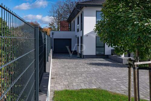 Ansicht, Zufahrt Garage - 6 Zimmer Einfamilienhaus in Oestrich-Winkel