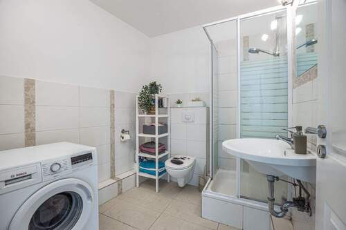 Duschbad im Erdgeschoss - 