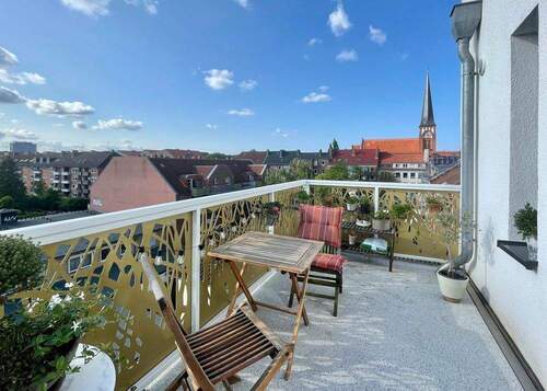 10-qm-Balkon - Etagenwohnung mit 98,00 m&sup2; in Kiel zur Miete