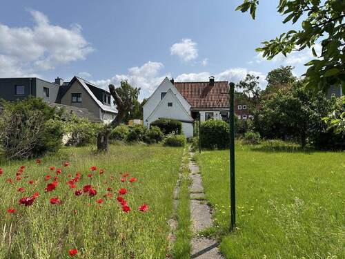 Grundstück Sommer - 5 Zimmer Einfamilienhaus in Hamburg