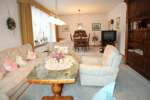 Geräumiges Wohn- / Esszimmer - 