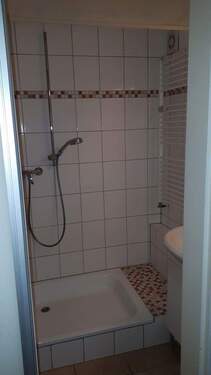 Whg. re., Duschbad - 