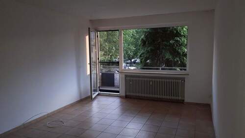 Whg re., Whz. mit Balkon - 