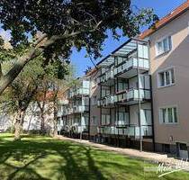 2-Raumwohnung mit Einbauküche, großem Balkon und schöner Aussicht. - Halle Damaschkestraße