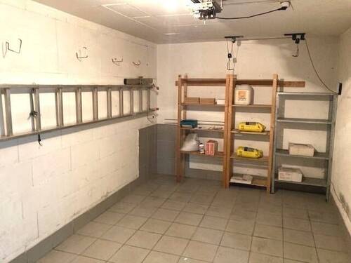 Garage - 
