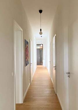 Lichtdurchfluteter Flur - 