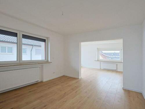 Lichtdurchfluteter, offener Wohn- und Essbereich - 4 Zimmer Etagenwohnung in Leinfelden-Echterdingen