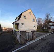 Freistehendes Wohnhaus in ruhiger Aussichtslage von Donaueschingen mit Garten zur Nutzung als Ein- oder Zweifamilienhaus mit ausgebauter Dachbühne !