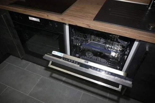 Hochwertige, neue Einbauküche - Etagenwohnung mit 160,00 m&sup2; in Hürth zur Miete