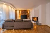 WOHNZIMMER - IM HERZEN DES SCHWALBACHER LEBENS - Ihr neues Zuhause mit Loggia & Kamin