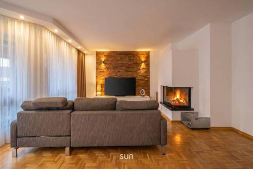 WOHNZIMMER - IM HERZEN DES SCHWALBACHER LEBENS - Ihr neues Zuhause mit Loggia & Kamin