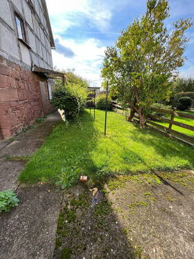 Gartenansicht von Kellertür - 6 Zimmer Einfamilienhaus in Kirchhain