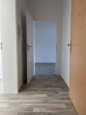Flur - 2 Zimmer Etagenwohnung zur Miete in Halle