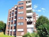 Hochhaus 1. OG - Kopie - Großzügig, charmante 4,5-ZIMMER-WOHNUNG mit Balkon freut sich auf neue Bewohner!