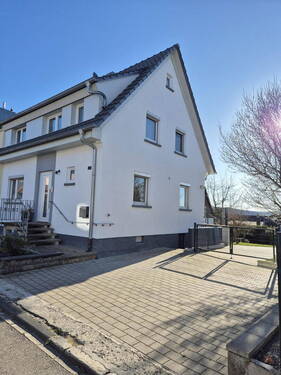 Bild 2 - 5 Zimmer Doppelhaushälfte zum Kaufen in Bretten