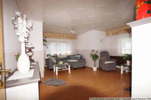 EG Wohnzimmer Bild 1 - 4 Zimmer Einfamilienhaus in Alperstedt