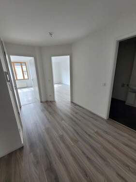 Einblick Flur Bild 2 - 3 Zimmer Etagenwohnung in Neustrelitz