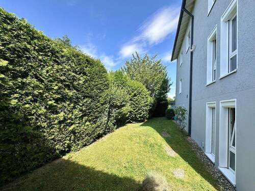 Rückansicht Garten und Haus - 