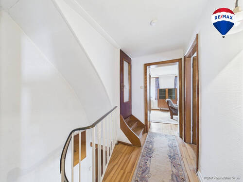 RE/MAX Immobilien DeLux Haus in Losheim am See/ Bachem - 