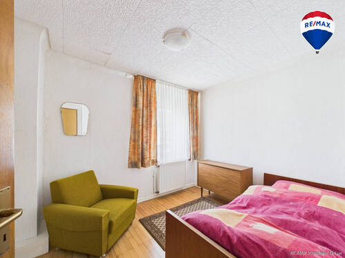 RE/MAX Immobilien DeLux Haus in Losheim am See/ Bachem - 