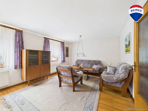 RE/MAX Immobilien DeLux Haus in Losheim am See/ Bachem - 