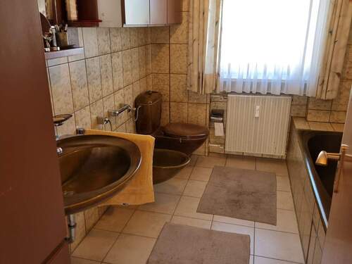 Helles Badezimmer - Terrassenwohnung mit 107,00 m² in Straubing zum Kaufen