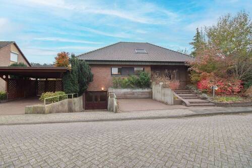 Galerie - Großes Einfamilienhaus in ruhiger Lage ideal für ihren persönlichen Wohntraum!!!