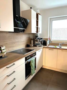 Hochwertige Einbauküche & Kühlschrank gegen Ablöse - 