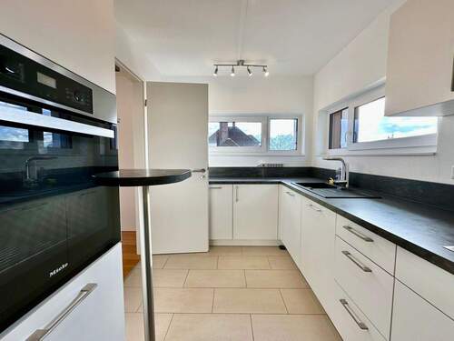 Moderne separate Küche - 