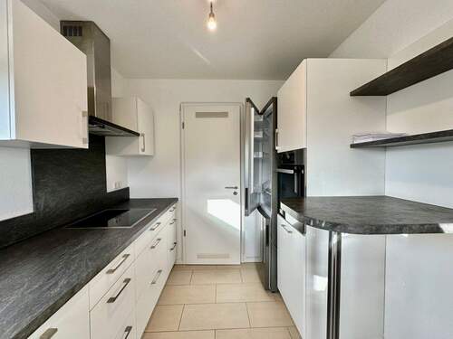 Moderne separate Küche - 