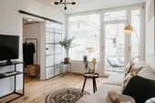 Wohnzimmer - 2 Zimmer Etagenwohnung zum Kaufen in München