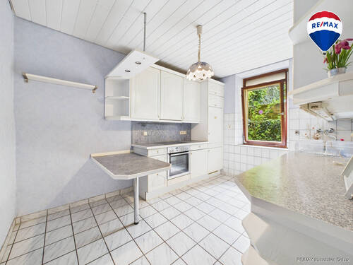 RE/MAX Immobilien DeLux Haus Mettlach Küche - 
