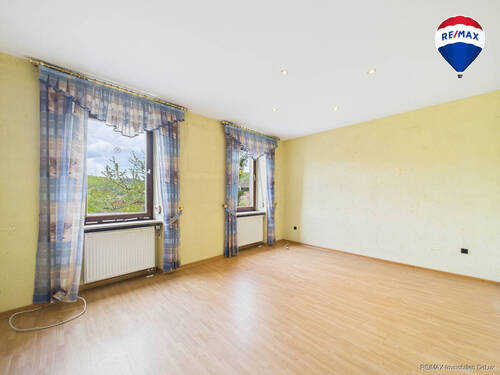 RE/MAX Immobilien DeLux Haus Mettlach Zimmer OG - 