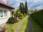Garagenzufahrt - 2 Zimmer Einfamilienhaus zum Kaufen in Berlin