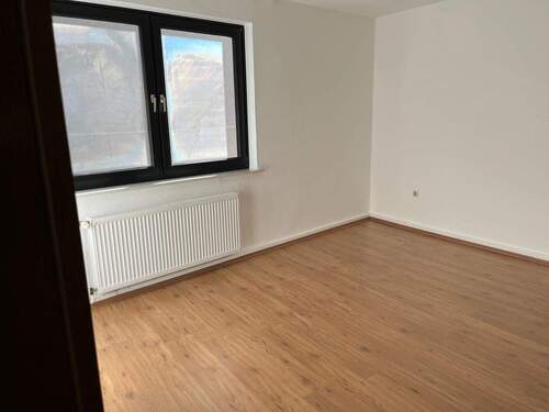 1.jpeg - Gepflegte 2,5-Raum-Wohnung am Königsgruber Gelände