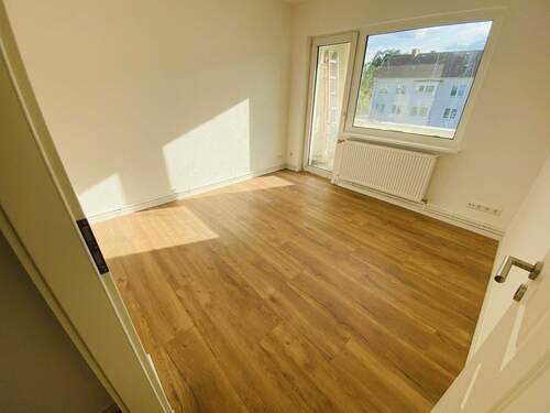 Büro/Schlafzimmer mit Balkon - 