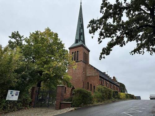 Kirche (230 m) - 