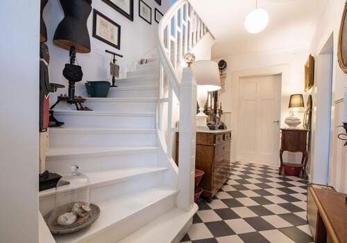 Flur erster Stock mit Treppe - 