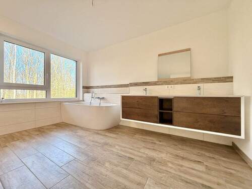 Stadtvilla: 2. Bad im OG - 