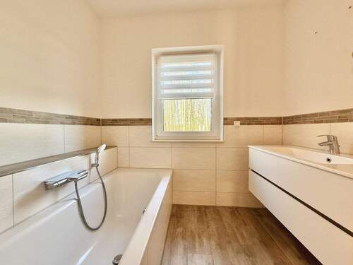 Bungalow: hochwertige Badausstattung - 