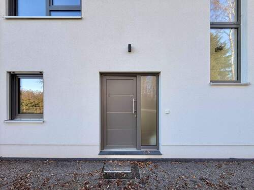 Zugang Stadtvilla - Einfamilienhaus mit 236,00 m&sup2; in Chemnitz zum Kaufen