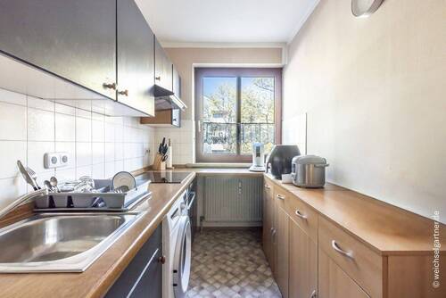 Die Küche mit Einbauküche - 