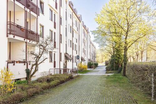 Der Hauseingang - 2 Zimmer Etagenwohnung in München