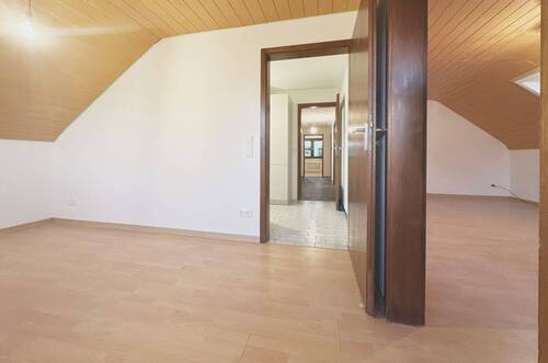 Esszimmer, Blick 1 - 5 Zimmer Etagenwohnung in Weissach