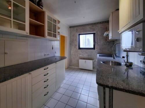 Küche mit Vorratsraum - 