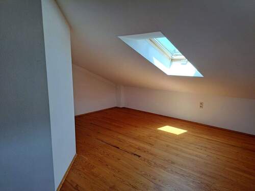 Dachgeschoss Zimmer 4 - 