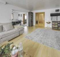 Willkommen zuhause: Gepflegtes Einfamilienhaus samt Garten, Garage und Hobbyraum - Grafenberg