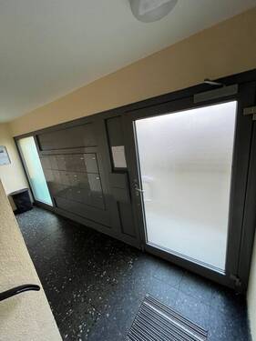 Treppenhaus (1) - Etagenwohnung mit 77,70 m&sup2; in Köln / Höhenberg zum Kaufen