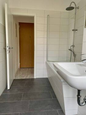 Bad - 3 Zimmer Etagenwohnung in Halle