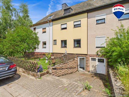 RE/MAX Immobilien DeLux Haus Reimsbach Rückansicht - 6 Zimmer Reihenmittelhaus zum Kaufen in Perl / Büschdorf
